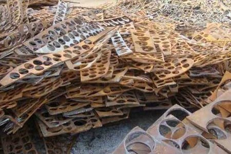【报刊回收】平桥平西音响模具回收 废弃废弃金属类回收